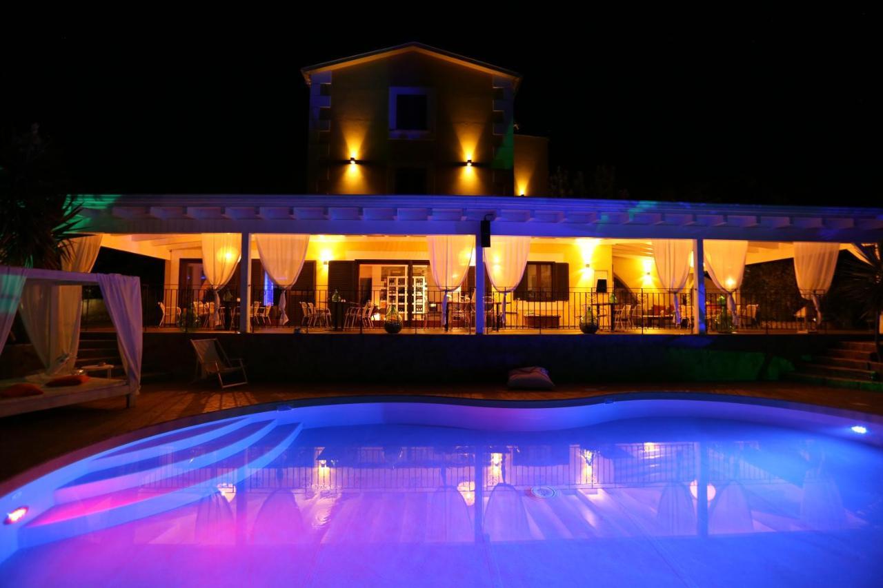 לינה וארוחת בוקר פסקיצ'י Borgo Del Nespolo מראה חיצוני תמונה